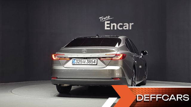 Toyota CAMRY 2.5 XLE Premium Hybrid купить на сайте DeffCars