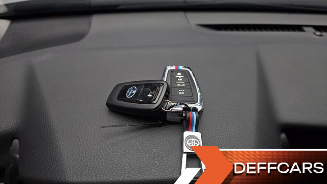 Toyota CAMRY 2.5 LE Hybrid купить на сайте DeffCars