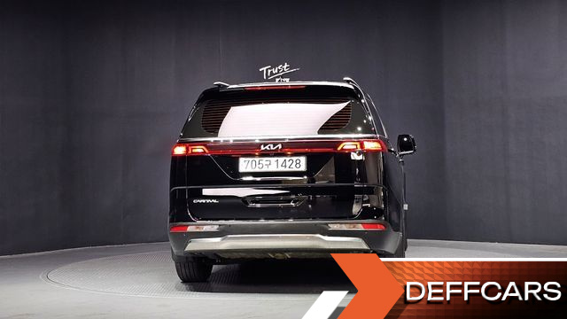 Kia CARNIVAL Gasoline 11-Seater Signature купить на сайте DeffCars