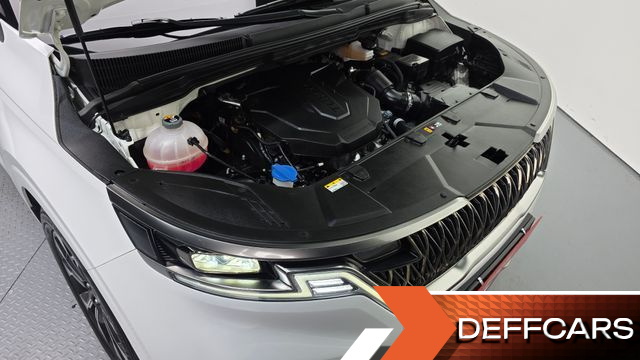 Kia CARNIVAL 7-Seater Noblesse купить на сайте DeffCars
