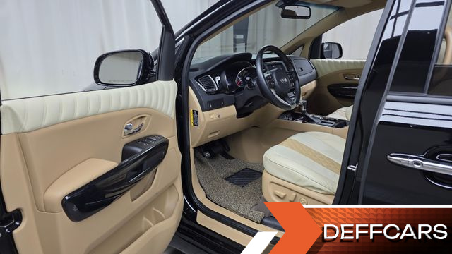 Kia CARNIVAL 9-Seater Hi-Limousine Prestige Hiroof купить на сайте DeffCars