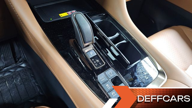Toyota ALPHARD 2.5 HEV Executive AWD купить на сайте DeffCars
