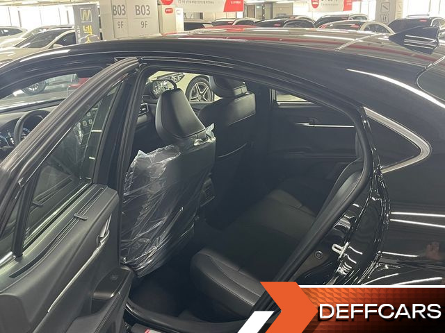 Toyota CAMRY 2.5 XLE Premium Hybrid купить на сайте DeffCars