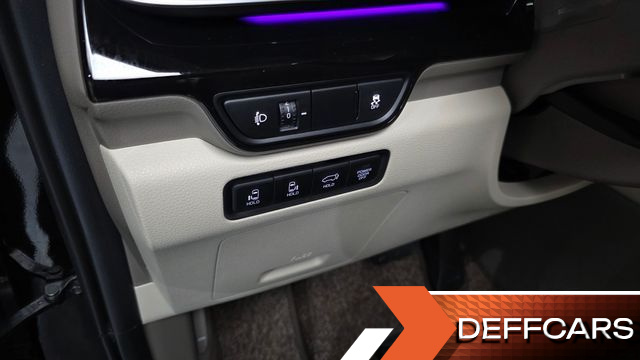 Kia CARNIVAL Gasoline 9-Seater Gravity купить на сайте DeffCars