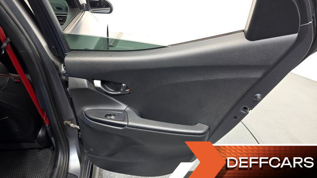 Hyundai VELOSTER 1.6 Turbo Sport Core купить на сайте DeffCars