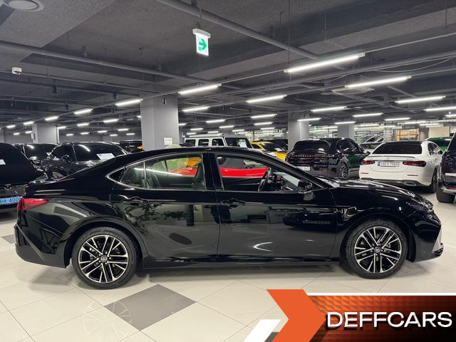 Toyota CAMRY 2.5 XLE Premium Hybrid купить на сайте DeffCars