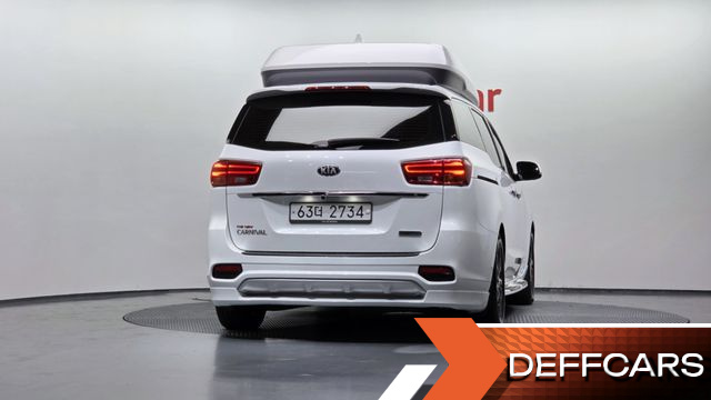 Kia CARNIVAL 9-Seater Hi-Limousine Noblesse Special купить на сайте DeffCars