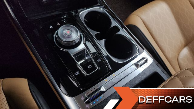 Kia CARNIVAL 9-Seater Noblesse купить на сайте DeffCars