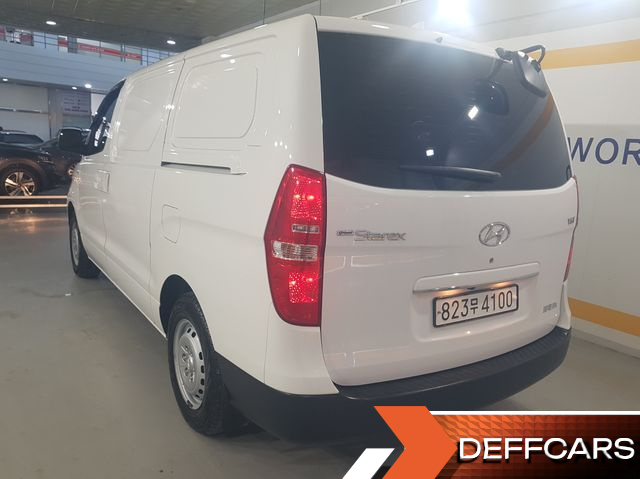 Hyundai STAREX Van 3-Seater Style купить на сайте DeffCars