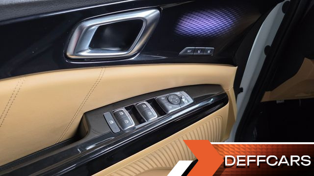 Kia CARNIVAL Gasoline 9-Seater Signature купить на сайте DeffCars