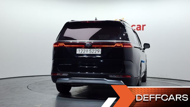 Kia CARNIVAL 9-Seater Signature купить на сайте DeffCars