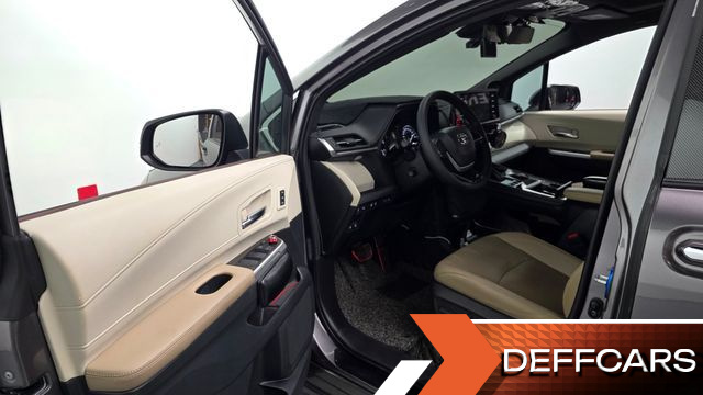 Toyota SIENNA 2.5 Hybrid 2WD купить на сайте DeffCars