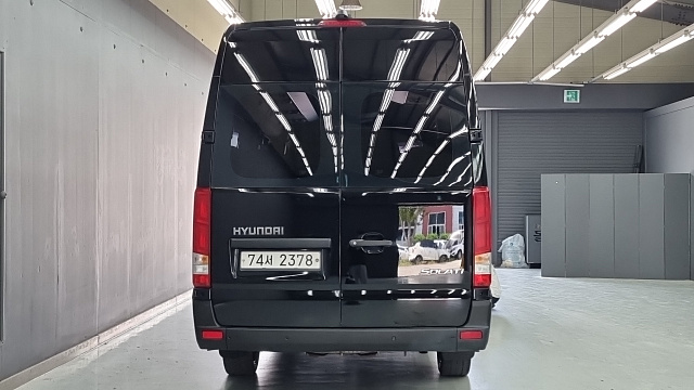 Hyundai SOLATI 15-seater Luxury купить на сайте DeffCars