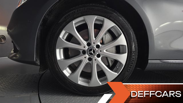 Mercedes E-CLASS E300 Exclusive купить на сайте DeffCars