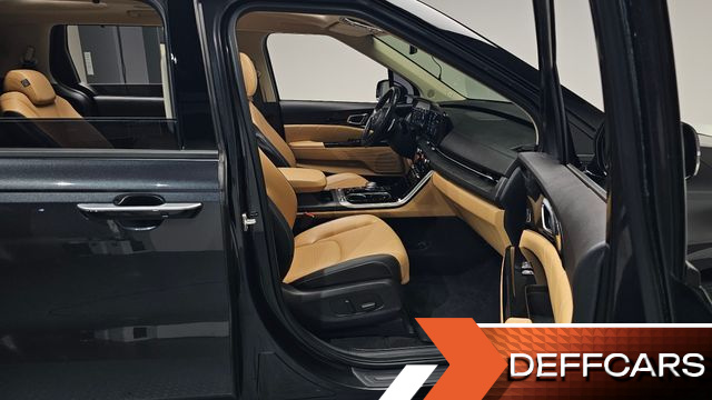Kia CARNIVAL 9-Seater Signature купить на сайте DeffCars