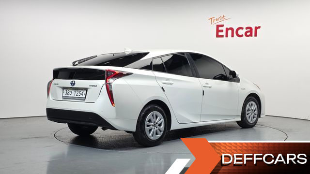 Toyota PRIUS 1.8 E купить на сайте DeffCars