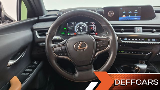 Lexus UX 2.0 2WD купить на сайте DeffCars