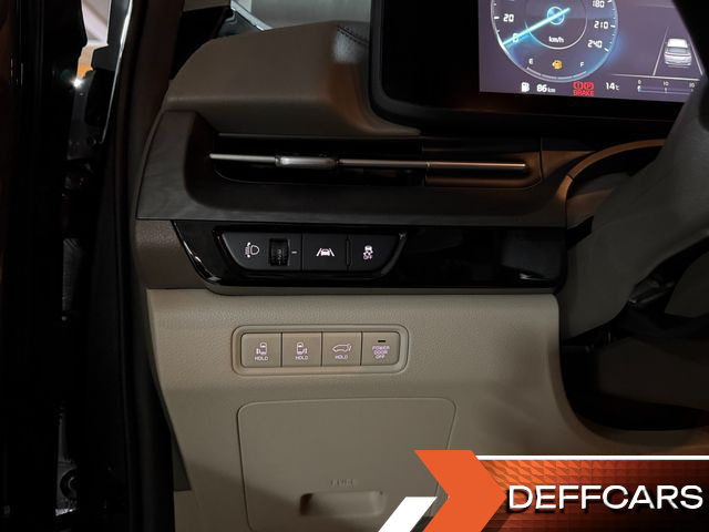 Kia CARNIVAL 9-Seater Signature купить на сайте DeffCars
