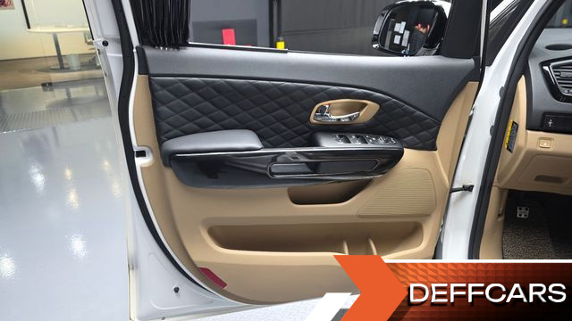 Kia CARNIVAL 9-Seater Hi-Limousine Prestige Hiroof купить на сайте DeffCars