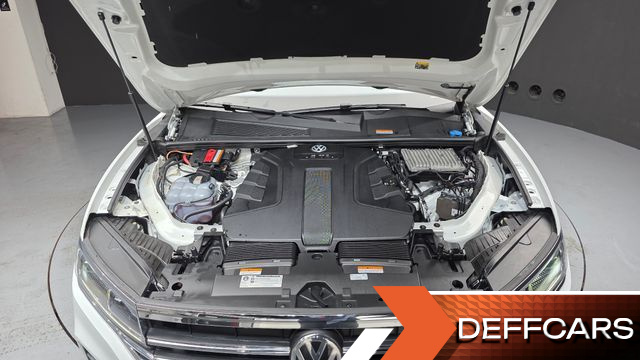 Volkswagen TOUAREG 3.0 TDI Prestige купить на сайте DeffCars