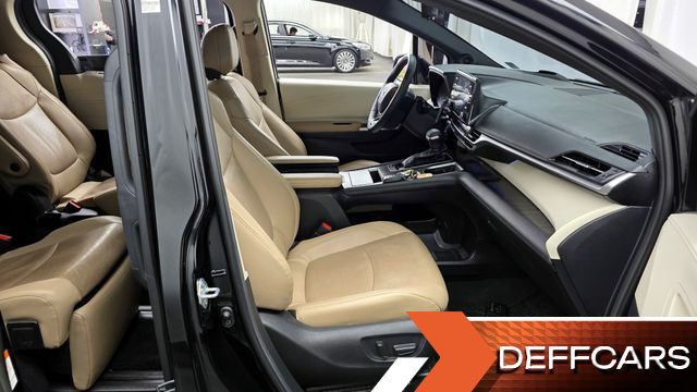 Toyota SIENNA 2.5 Hybrid 2WD купить на сайте DeffCars