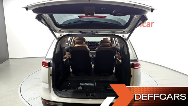 Kia CARNIVAL Gasoline 7-Seater Signature купить на сайте DeffCars