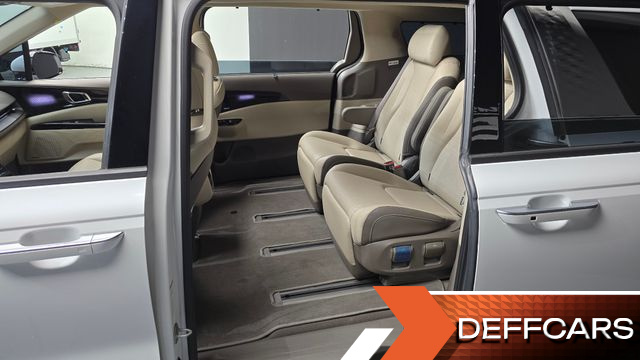 Kia CARNIVAL 7-Seater Signature купить на сайте DeffCars