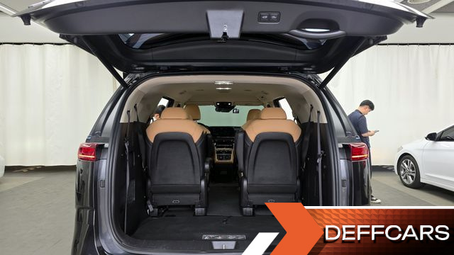 Kia CARNIVAL 9-Seater Signature купить на сайте DeffCars