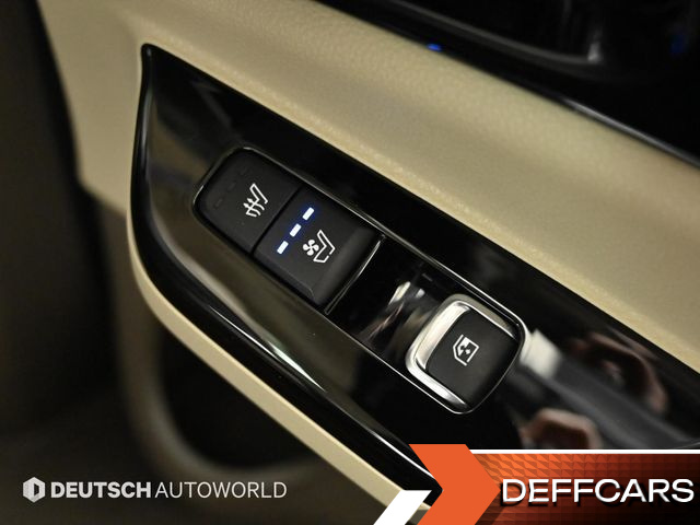 Kia CARNIVAL 9-Seater Signature купить на сайте DeffCars