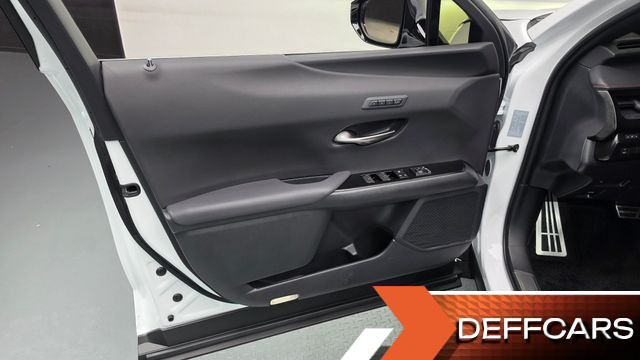 Lexus UX 2.0 F-Sport 2WD купить на сайте DeffCars