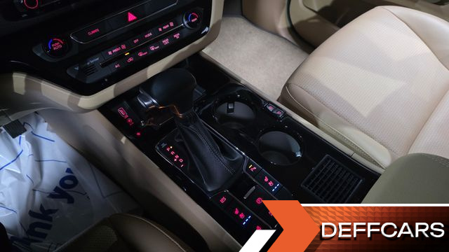 Kia CARNIVAL 9-Seater Hi-Limousine Prestige купить на сайте DeffCars