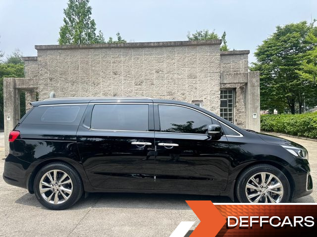 Kia CARNIVAL 9-Seater Prstige купить на сайте DeffCars