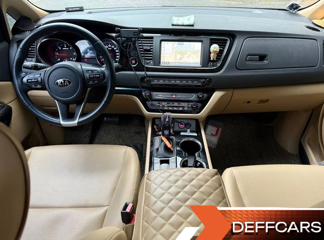 Kia CARNIVAL 9-Seater Hi-Limousine Prestige Hiroof купить на сайте DeffCars