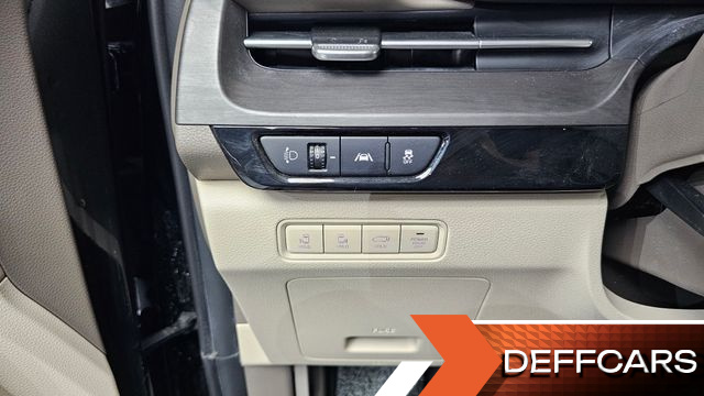 Kia CARNIVAL 9-Seater Noblesse купить на сайте DeffCars