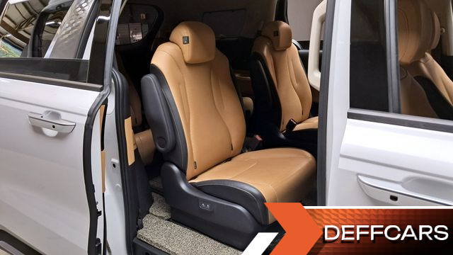 Kia CARNIVAL 9-Seater Signature купить на сайте DeffCars