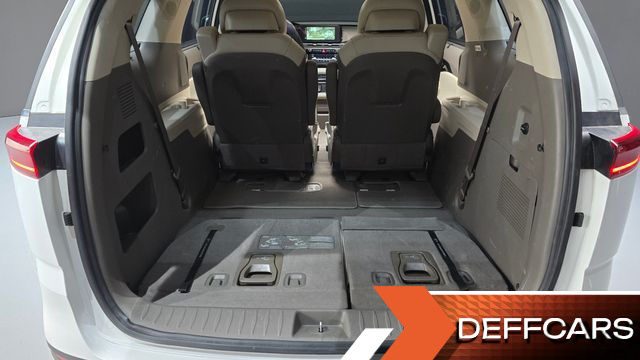 Kia CARNIVAL 7-Seater Signature купить на сайте DeffCars