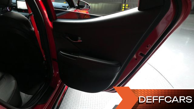 Hyundai VELOSTER 1.6 Turbo Sport Core купить на сайте DeffCars