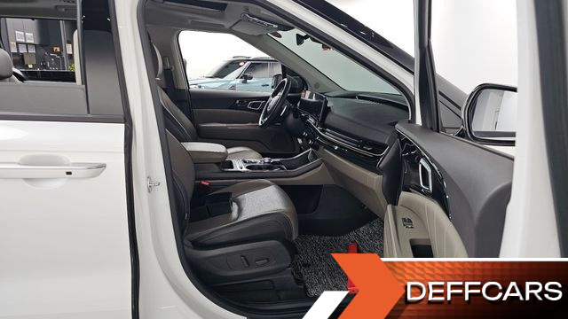 Kia CARNIVAL 9-Seater Signature купить на сайте DeffCars