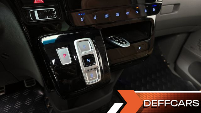 Hyundai STARIA 4WD Lounge 9-Seater Inspiration купить на сайте DeffCars