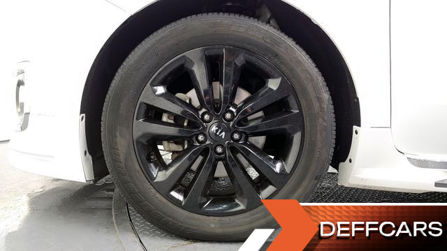 Kia CARNIVAL 7-seater Limousine VIP купить на сайте DeffCars