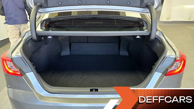Toyota CAMRY 2.5 XLE Hybrid купить на сайте DeffCars