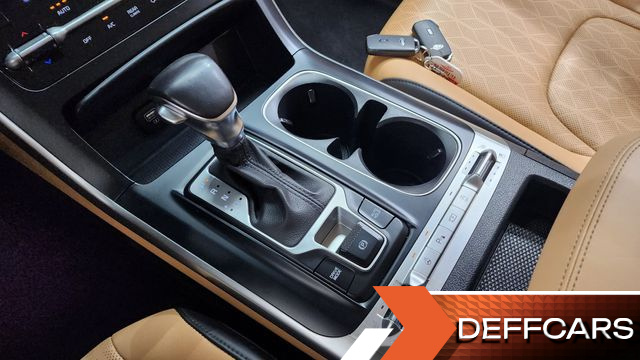 Kia CARNIVAL 9-Seater Prestige купить на сайте DeffCars