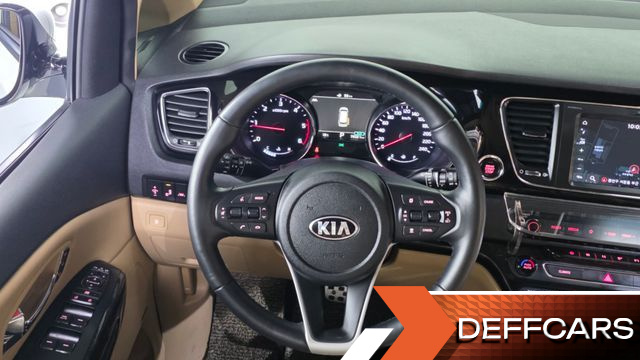 Kia CARNIVAL 9-Seater Hi-Limousine Noblesse Special купить на сайте DeffCars