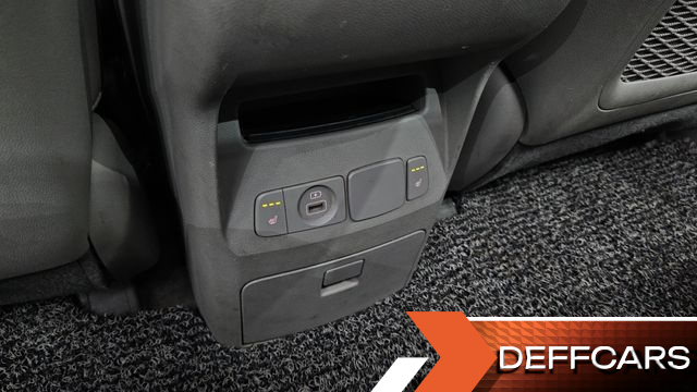 Kia CARNIVAL 9-Seater Luxury купить на сайте DeffCars