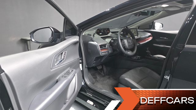 Toyota PRIUS 2.0 PHEV XSE купить на сайте DeffCars