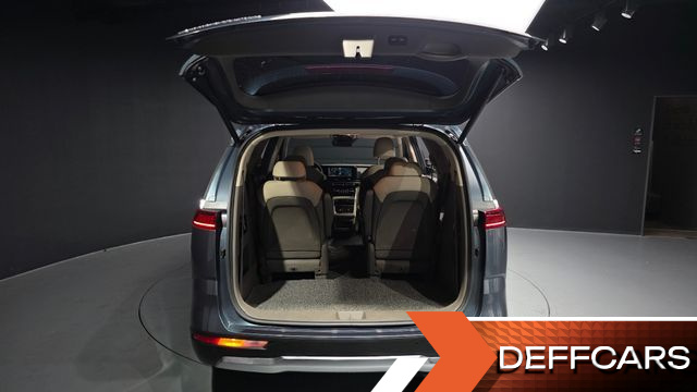 Kia CARNIVAL 9-Seater Signature купить на сайте DeffCars