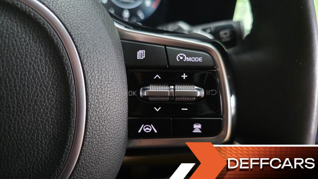 Kia CARNIVAL Gasoline 9-Seater Signature купить на сайте DeffCars