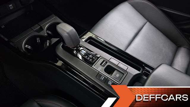 Toyota PRIUS 2.0 PHEV XSE купить на сайте DeffCars