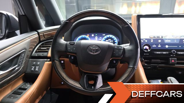 Toyota ALPHARD 2.5 HEV Executive AWD купить на сайте DeffCars