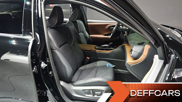 Toyota CROWN 2.5 4WD Hybrid купить на сайте DeffCars